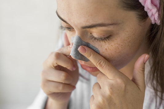 Achieve Flawless Blackhead Removal with GLAMOORA's Professional Tool