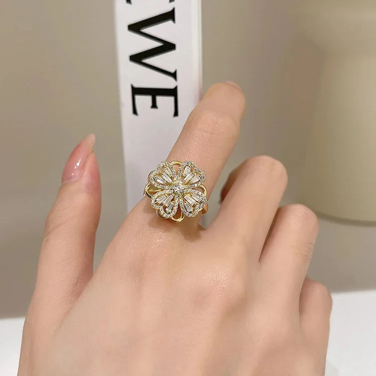 Glamoora Heart Shaped Clover Anxiety Rotate Ring